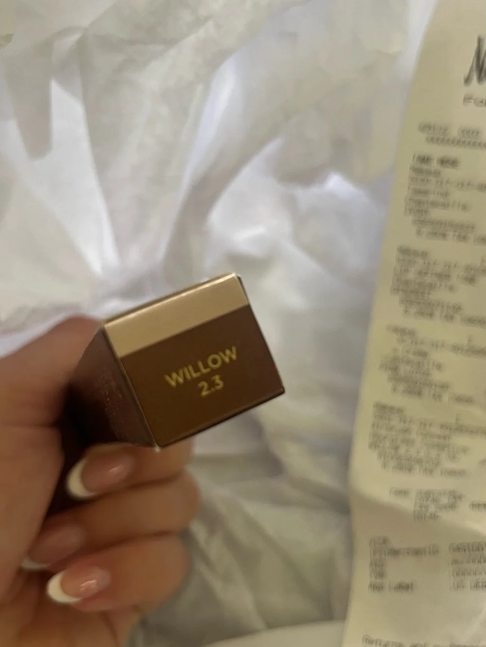 Hourglass Vanish Airbrush Concealer - Willow (box, gold & brown packaging)